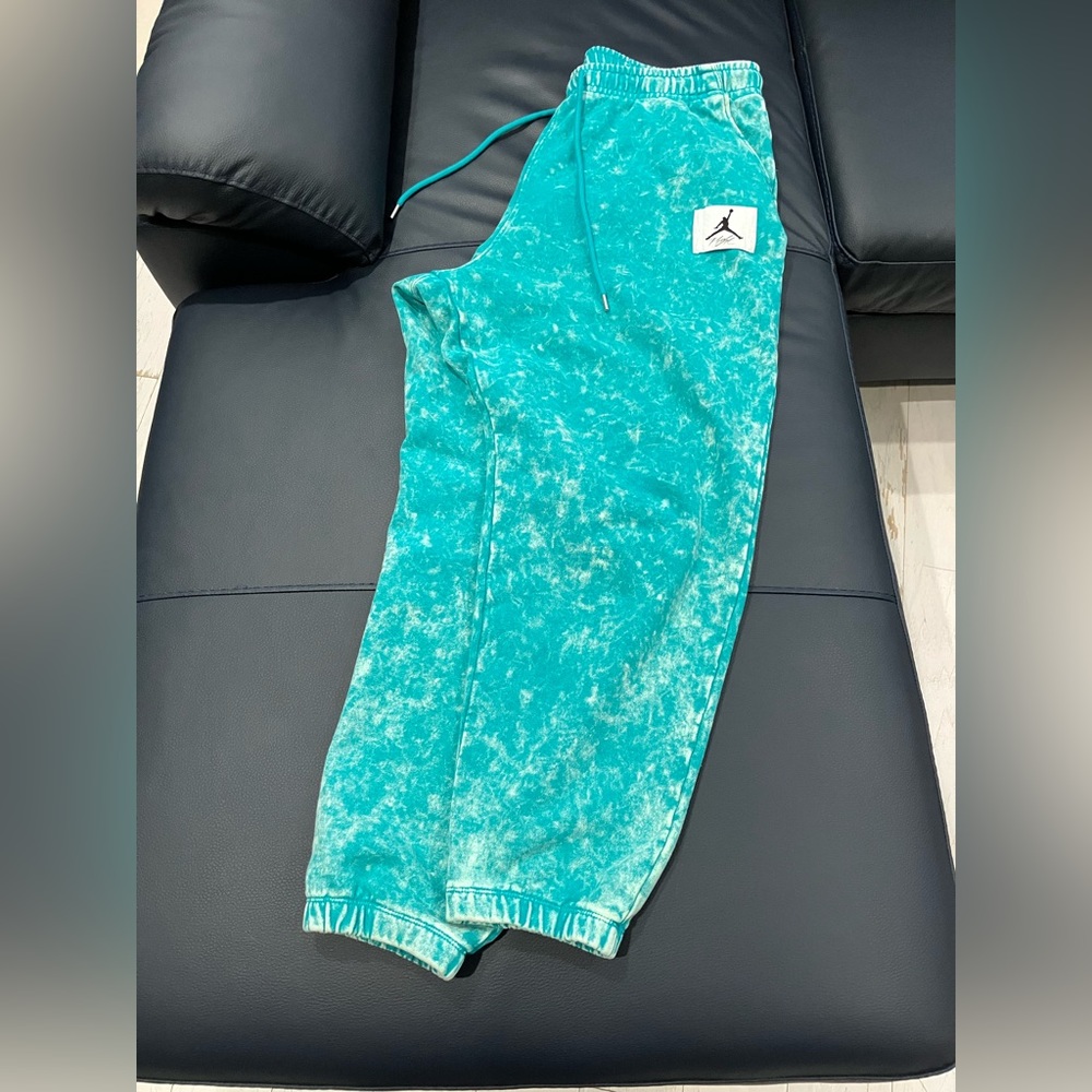 Air Jordan Essential Pant Emerald Acid Wash